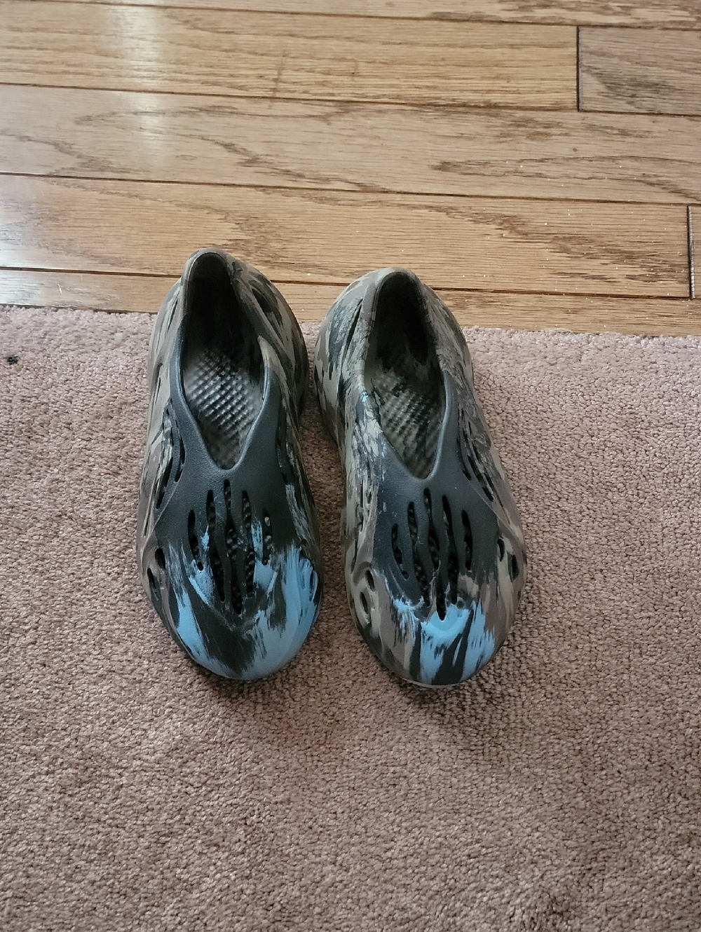 Yeezy Foam Runner in Black and Blue Brushstroke